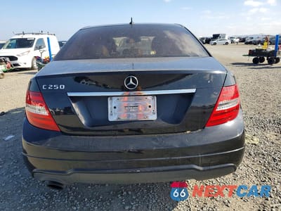 Zdjęcie 6 z 12 samochodu: 2013 MERCEDES-BENZ C 250 VIN:WDDGF4HB5DR242722 - miniatura
