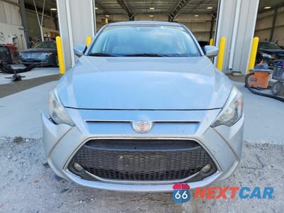 Piąte zdjęcie samochodu w środku: 2019 TOYOTA YARIS LE VIN:3MYDLBYV0KY508886 - miniatura