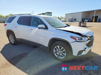 Czwarte zdjęcie samochodu z boku: 2021 CHEVROLET TRAVERSE LT VIN:1GNERHKW5MJ179672 - miniatura