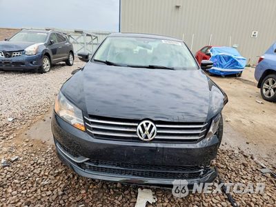 Piąte zdjęcie samochodu w środku: 2013 VOLKSWAGEN PASSAT SE VIN:1VWBP7A39DC053982 - miniatura