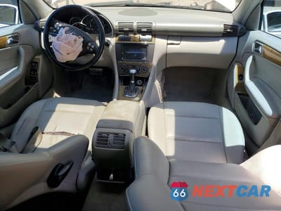 Zdjęcie 8 z 12 samochodu: 2007 MERCEDES-BENZ C 230 VIN:WDBRF52HX7A934112 - miniatura