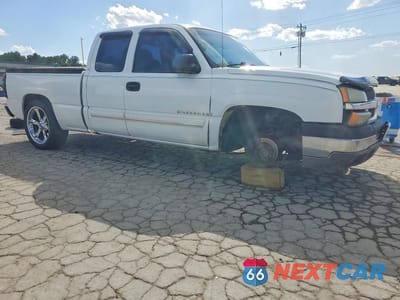 Czwarte zdjęcie samochodu z boku: 2003 CHEVROLET SILVERADO C1500 VIN:1GCEC19V23Z121291 - miniatura