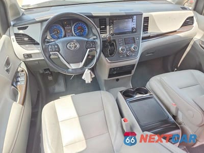 Zdjęcie 8 z 13 samochodu: 2020 TOYOTA SIENNA XLE 7-PASSENGER VIN:5TDDZ3DC5LS235721 - miniatura