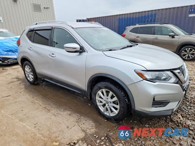 Czwarte zdjęcie samochodu z boku: 2019 NISSAN ROGUE SV VIN:JN8AT2MVXKW373063 - miniatura