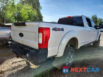 Trzecie zdjęcie samochodu z tyłu: 2017 FORD F350 SUPER DUTY VIN:1FT8W3BTXHEC70023 - miniatura