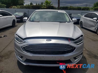 Piąte zdjęcie samochodu w środku: 2017 FORD FUSION VIN:3FA6P0RU0HR357417 - miniatura