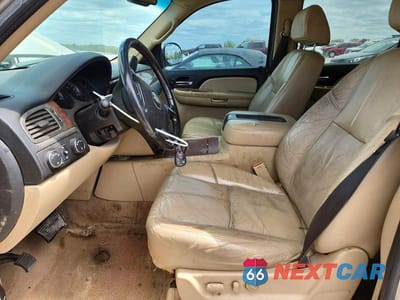 Zdjęcie 7 z 13 samochodu: 2007 CHEVROLET SUBURBAN K1500 VIN:3GNFK16Y77G312479 - miniatura