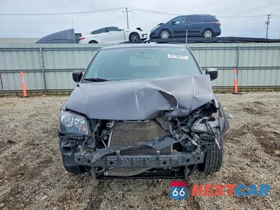 Piąte zdjęcie samochodu w środku: 2015 DODGE GRAND CARAVAN SE VIN:2C4RDGBG3FR749145 - miniatura