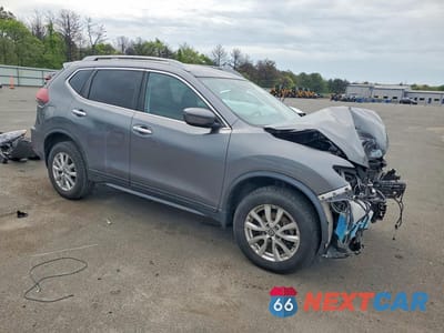 Czwarte zdjęcie samochodu z boku: 2018 NISSAN ROGUE S VIN:5N1AT2MV1JC750953 - miniatura