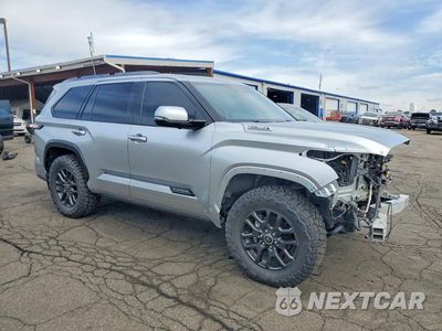 Czwarte zdjęcie samochodu z boku: 2023 TOYOTA SEQUOIA PLATINUM VIN:7SVAAABA9PX008893 - miniatura