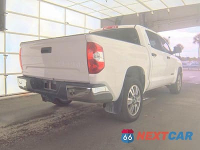 Czwarte zdjęcie samochodu z boku: 2016 TOYOTA TUNDRA CREWMAX SR5 VIN:5TFEM5F13GX097087 - miniatura