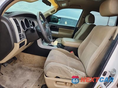 Zdjęcie 7 z 13 samochodu: 2008 TOYOTA SEQUOIA SR5 VIN:5TDZY64A88S013674 - miniatura