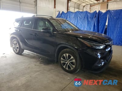 Czwarte zdjęcie samochodu z boku: 2022 TOYOTA HIGHLANDER XLE VIN:5TDGZRBH4NS162214 - miniatura