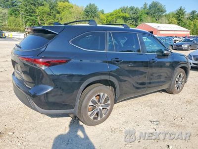 Trzecie zdjęcie samochodu z tyłu: 2024 TOYOTA HIGHLANDER XLE VIN:5TDKDRBH0RS547056 - miniatura