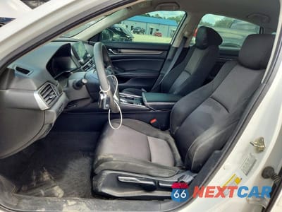 Zdjęcie 7 z 12 samochodu: 2019 HONDA ACCORD LX VIN:1HGCV1F18KA125931 - miniatura