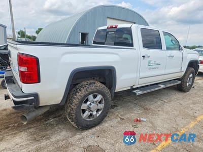 Trzecie zdjęcie samochodu z tyłu: 2016 GMC SIERRA K2500 DENALI VIN:1GT12UE89GF223469 - miniatura