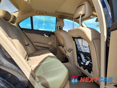 Zdjęcie 10 z 13 samochodu: 2014 MERCEDES-BENZ C 250 VIN:WDDGF4HBXEG233768 - miniatura