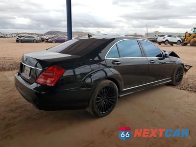Trzecie zdjęcie samochodu z tyłu: 2011 MERCEDES-BENZ S 550 VIN:WDDNG7BB3BA410271 - miniatura