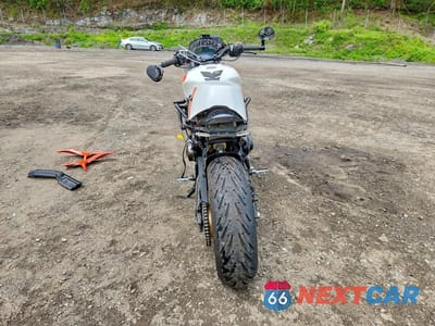 Czwarte zdjęcie samochodu z boku: 2025 YAMAHA MTM890 VIN:JYARN96E6SA000870 - miniatura