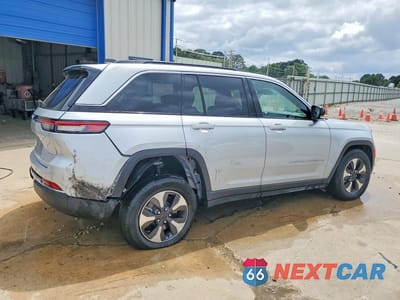 Trzecie zdjęcie samochodu z tyłu: 2025 JEEP GRAND CHEROKEE 4XE VIN:1C4RJYB69S8700933 - miniatura
