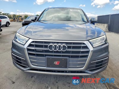 Piąte zdjęcie samochodu w środku: 2018 AUDI Q5 PREMIUM VIN:WA1ANAFY9J2012933 - miniatura
