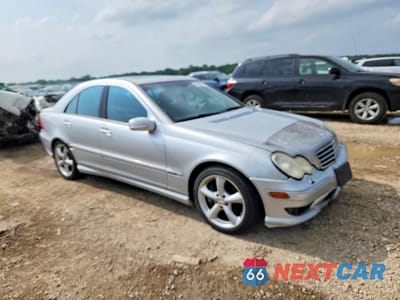 Czwarte zdjęcie samochodu z boku: 2006 MERCEDES-BENZ C 230 VIN:WDBRF52H76A845337 - miniatura