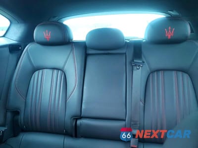 Zdjęcie 10 z 13 samochodu: 2022 MASERATI LEVANTE BASE VIN:ZN661XUA9NX397160 - miniatura