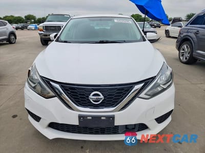 Piąte zdjęcie samochodu w środku: 2019 NISSAN SENTRA S VIN:3N1AB7AP9KY212393 - miniatura