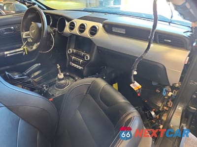 Zdjęcie 8 z 12 samochodu: 2015 FORD MUSTANG VIN:1FA6P8TH5F5361909 - miniatura