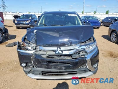 Piąte zdjęcie samochodu w środku: 2017 MITSUBISHI OUTLANDER GT VIN:JA4JZ4AX3HZ070641 - miniatura