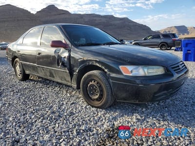 Czwarte zdjęcie samochodu z boku: 1998 TOYOTA CAMRY LE VIN:JT2BG22K2W0110743 - miniatura