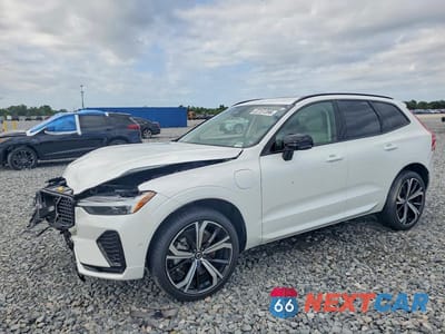2025 VOLVO XC60 ULTRA YV4H60RM9S1056424 - główne zdjęcie licytacji z USA - miniatura