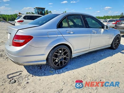 Trzecie zdjęcie samochodu z tyłu: 2014 MERCEDES-BENZ C 250 VIN:WDDGF4HB9EA964789 - miniatura
