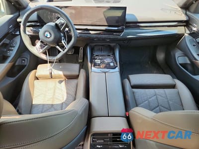 Zdjęcie 8 z 12 samochodu: 2025 BMW 530 XI VIN:WBA53FJ08SCU29075 - miniatura