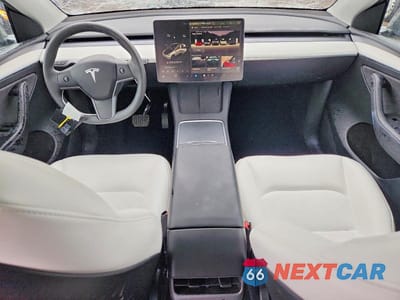 Zdjęcie 8 z 12 samochodu: 2025 TESLA MODEL Y VIN:7SAYGDEE9SF223011 - miniatura
