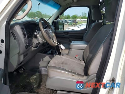 Zdjęcie 7 z 14 samochodu: 2012 NISSAN NV 2500 VIN:1N6BF0LY9CN100241 - miniatura