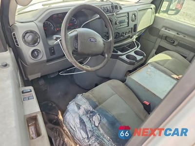 Zdjęcie 8 z 13 samochodu: 2009 FORD ECONOLINE E350 SUPER DUTY WAGON VIN:1FBSS31S49DA88159 - miniatura