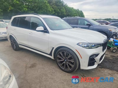 Czwarte zdjęcie samochodu z boku: 2020 BMW X7 M50I VIN:5UXCX6C01L9B61451 - miniatura