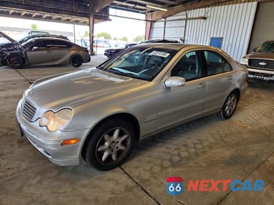 2002 MERCEDES-BENZ C 240 WDBRF61J82F252531 - główne zdjęcie licytacji z USA - miniatura
