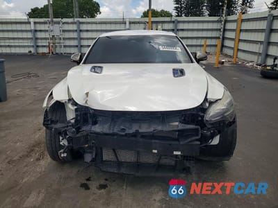 Piąte zdjęcie samochodu w środku: 2022 KIA STINGER GT LINE VIN:KNAE35LD1N6102885 - miniatura