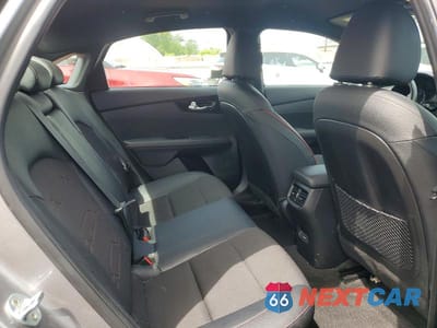 Zdjęcie 10 z 13 samochodu: 2023 KIA FORTE GT VIN:3KPF44ACXPE529598 - miniatura