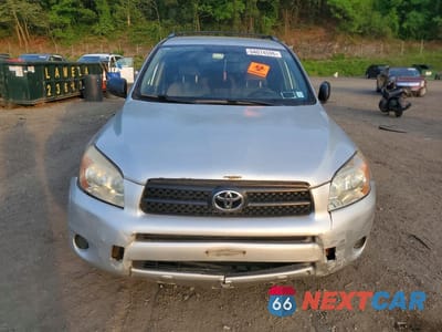 Piąte zdjęcie samochodu w środku: 2006 TOYOTA RAV4 BASE VIN:JTMBD33V366014115 - miniatura