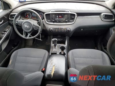 Zdjęcie 8 z 13 samochodu: 2016 KIA SORENTO LX V6 VIN:5XYPG4A56GG002495 - miniatura
