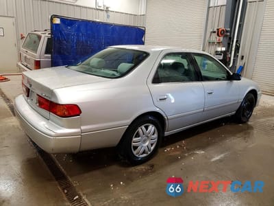 Trzecie zdjęcie samochodu z tyłu: 2001 TOYOTA CAMRY LE 4D SEDAN VIN:4T1BG22K91U862606 - miniatura