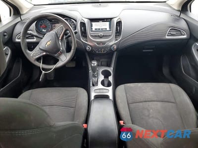 Zdjęcie 8 z 12 samochodu: 2017 CHEVROLET CRUZE LT VIN:1G1BE5SM3H7122872 - miniatura