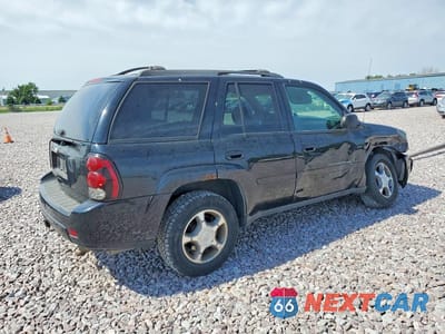 Trzecie zdjęcie samochodu z tyłu: 2008 CHEVROLET TRAILBLAZER LS VIN:1GNDT13S482132018 - miniatura