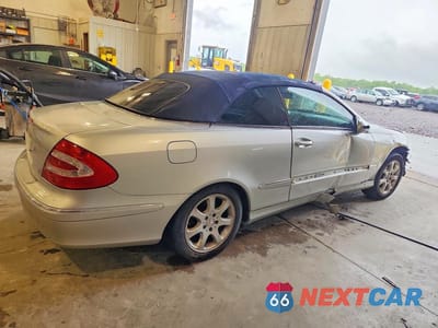 Trzecie zdjęcie samochodu z tyłu: 2004 MERCEDES-BENZ CLK 320 VIN:WDBTK65GX4T030948 - miniatura