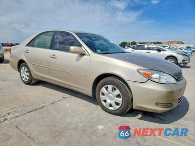Czwarte zdjęcie samochodu z boku: 2004 TOYOTA CAMRY STANDARD VIN:4T1BE32K04U924541 - miniatura