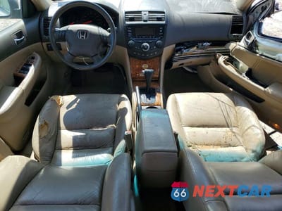 Zdjęcie 8 z 13 samochodu: 2005 HONDA ACCORD EX VIN:1HGCM56845A055016 - miniatura