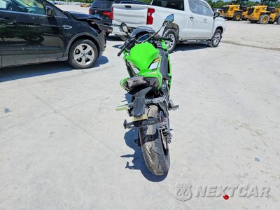 Czwarte zdjęcie samochodu z boku: 2025 KAWASAKI EX650 P VIN:ML5EXEP16SDAE6241 - miniatura